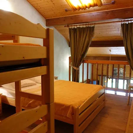 4-5 Pers. A Areches-beaufort - Pied Des Pistes, Balcon Sud, Parking, Casier A Skis - Fr-1-342-134 Areches