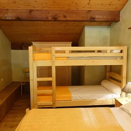 Apartment 4-5 Pers. A Areches-beaufort - Pied Des Pistes, Balcon Sud, Parking, Casier A Skis - Fr-1-342-134 Areches